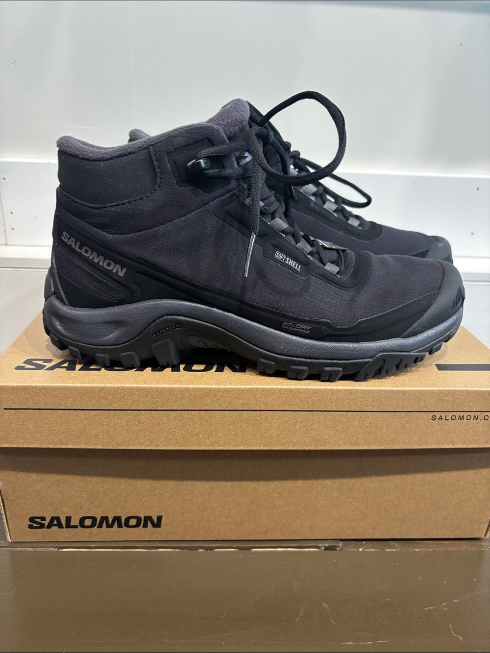 Salomon Men's shelter waterproof boot black size 8.5 new with box